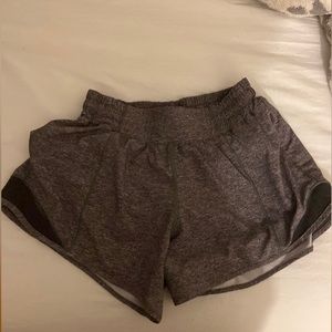 Lulu-lemon gray Hotty Hot High-Rise Lined 4 inch